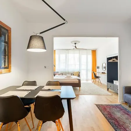 Cozy&stylish At The Eastern Railway St. W Balcony *