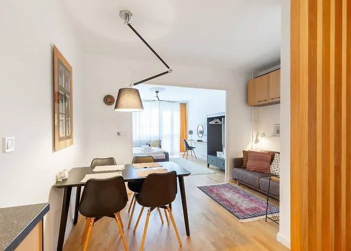 Cozy&stylish At The Eastern Railway St. W Balcony